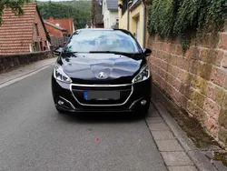 Blau Gebraucht 2019 Peugeot 208 Active Kleinwagen | 8.990 € (Guter Preis)