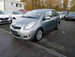 Silber Gebraucht 2011 Toyota Yaris Life Kleinwagen | 3.490 € (Guter Preis)
