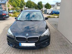 Schwarz Gebraucht 2016 BMW 218 Gran Tourer Van / Kleinbus | 15.999 € (Fairer Preis)