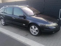 Grau Gebraucht 2004 Renault Laguna II Kombi | 750 €
