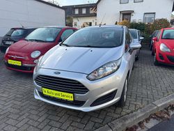 Polarsilber metallic Gebraucht 2014 Ford Fiesta SYNC Edition Kleinwagen | 6.790 €