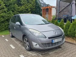 Grau Gebraucht 2010 Renault Scénic III Dynamique Van / Kleinbus | 1.699 € (Fairer Preis)