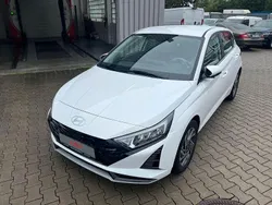 Weiß Neu 2025 Hyundai i20 Trend Limousine | 21.840 € (Guter Preis)