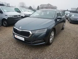 Grau Gebraucht 2021 Skoda Octavia Style Kombi | 15.950 € (Fairer Preis)