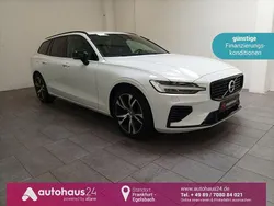 Weiß Gebraucht 2021 Volvo V60 R-Design Kombi | 29.470 € (Etwas zu teuer)
