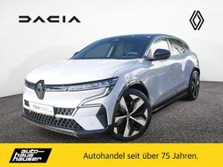 Grau Gebraucht 2022 Renault Mégane Techno Limousine | 23.950 € (Etwas zu teuer)