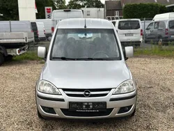Silber Gebraucht 2008 Opel Combo Edition Van / Kleinbus | 2.999 € (Etwas zu teuer)