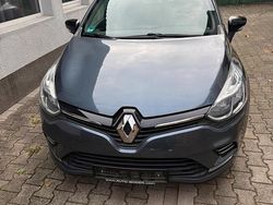 Grau Gebraucht 2018 Renault Clio IV LIMITED Kleinwagen | 8.900 € (Fairer Preis)