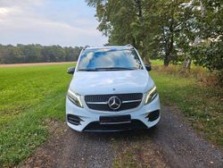 Weiß Gebraucht 2022 Mercedes V300 AMG Van / Kleinbus | 67.600 €