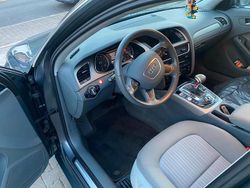 Grau Gebraucht 2012 Audi A4 Limousine | 9.999 € (Fairer Preis)