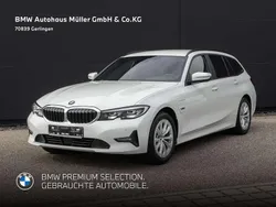 Alpinweiss Gebraucht 2022 BMW 320e Sport Line Kombi | 25.680 € (Fairer Preis)