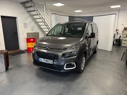Grau Gebraucht 2023 Citroën Berlingo Feel Van / Kleinbus | 20.990 € (Fairer Preis)