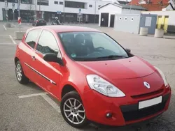 Rot Gebraucht 2009 Renault Clio II Dynamique Limousine | 2.890 € (Fairer Preis)