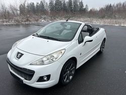 Weiß Gebraucht 2012 Peugeot 207 CC Roland Garros Cabrio | 5.780 € (Fairer Preis)