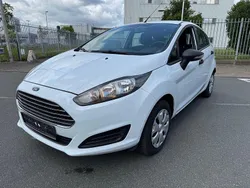Weiß Gebraucht 2015 Ford Fiesta Ambiente Kleinwagen | 5.790 € (Fairer Preis)