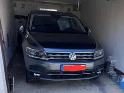 Grau Gebraucht 2019 VW Tiguan Allspace Highline SUV | 25.000 €