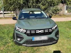 Grün Gebraucht 2023 Dacia Jogger Extreme Van / Kleinbus | 18.990 € (Fairer Preis)