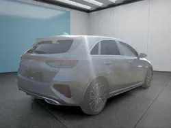Silber Gebraucht 2025 Kia Ceed GT Kleinwagen | 32.699 €