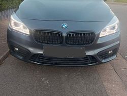 Grau Gebraucht 2015 BMW 218 Active Tourer Van / Kleinbus | 7.950 € (Superpreis)