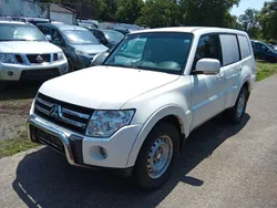 Weiß Gebraucht 2009 Mitsubishi Pajero Inform SUV | 6.900 € (Teuer)