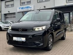 Schwarz (lackierung schwarz perla nera/ty) Gebraucht 2024 Opel Combo Life Edition+ Van / Kleinbus | 25.999 € (Etwas zu teuer)
