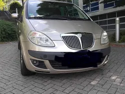 Andere außenfarben Gebraucht 2005 Lancia Musa Van / Kleinbus | 2.600 €