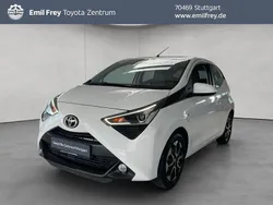 Weiß Gebraucht 2021 Toyota Aygo X-play Kleinwagen | 9.950 € (Fairer Preis)