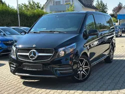 Schwarz Gebraucht 2020 Mercedes V250 AMG line Van / Kleinbus | 42.950 € (Fairer Preis)