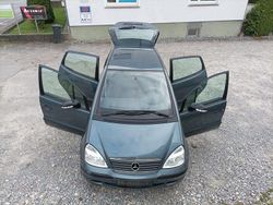 Grau Gebraucht 2004 Mercedes A160 Classic Van / Kleinbus | 4.990 €