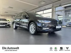 Deep black perleffekt (schwarz) Gebraucht 2022 VW Passat Business Kombi | 20.980 € (Guter Preis)