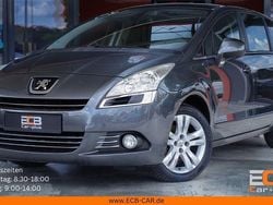 Grau Gebraucht 2009 Peugeot 5008 Premium Van / Kleinbus | 1.890 € (Superpreis)