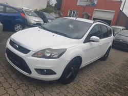 Weiß Gebraucht 2008 Ford Focus Titanium Kombi | 3.990 € (Fairer Preis)