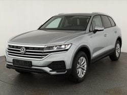 Oyster silver metallic Neu 2025 VW Touareg SUV | 59.445 € (Superpreis)