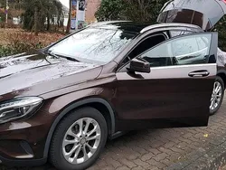 Braun Gebraucht 2014 Mercedes GLA200 Urban SUV | 15.600 € (Teuer)