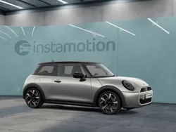Silber Gebraucht 2024 Mini Cooper Favoured Kleinwagen | 28.270 € (Fairer Preis)