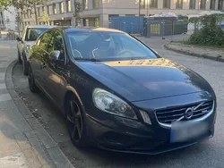 Schwarz Gebraucht 2013 Volvo S60 R-Design Limousine | 7.695 € (Superpreis)