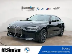 M brooklyn grau Gebraucht 2025 BMW i4 M Sport Limousine | 55.480 € (Fairer Preis)