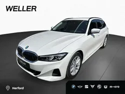 Alpinweiss iii (weiß) Gebraucht 2024 BMW 318 Shadowline Kombi | 34.880 € (Fairer Preis)