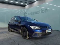 Blau Gebraucht 2020 VW Golf VIII Life Limousine | 20.340 € (Fairer Preis)