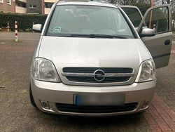 Silber Gebraucht 2004 Opel Meriva Van / Kleinbus | 1.200 € (Etwas zu teuer)