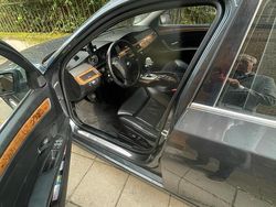 Grau Gebraucht 2009 BMW 530 Limousine | 8.990 € (Teuer)