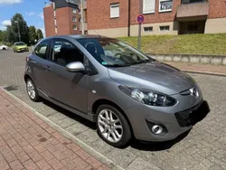 Grau Gebraucht 2013 Mazda 2 Sports-Line Limousine | 5.900 € (Fairer Preis)