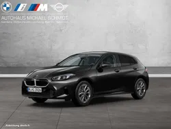 Black sapphire Neu 2025 BMW 120 Kleinwagen | 34.333 € (Superpreis)