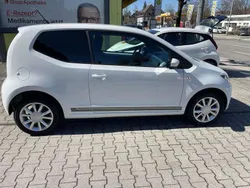 Weiß Gebraucht 2016 VW up! move up! Kleinwagen | 6.900 € (Fairer Preis)