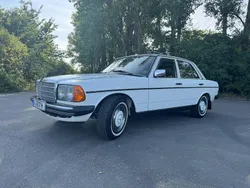 Weiß Gebraucht 1982 Mercedes 240 Limousine | 12.000 €