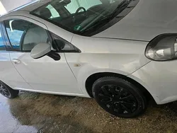 Weiß Gebraucht 2012 Fiat Punto Kleinwagen | 2.500 € (Guter Preis)