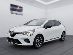 Weiß metallic Gebraucht 2023 Renault Clio V Play | 18.450 € (Fairer Preis)