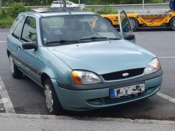 Blau Gebraucht 2001 Ford Fiesta Limousine | 675 €