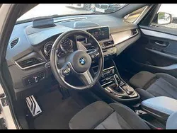 Weiß Gebraucht 2019 BMW 218 Active Tourer M Sport Van / Kleinbus | 16.900 € (Fairer Preis)