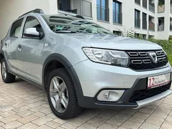 Grau Gebraucht 2019 Dacia Sandero Prestige Kleinwagen | 11.800 € (Fairer Preis)